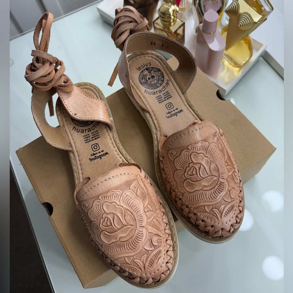 Cute Women lace up huaraches!